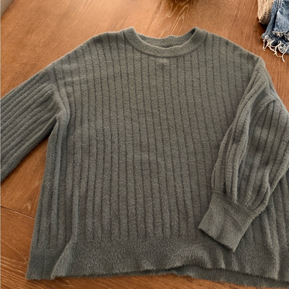 Cozy Ribbed Knit Sweater - Green
